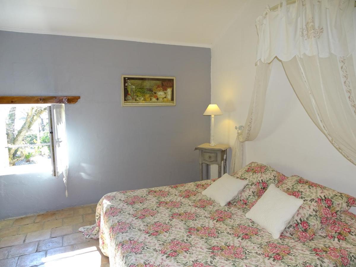 Bastide Des Princes B&B Caderousse Bagian luar foto