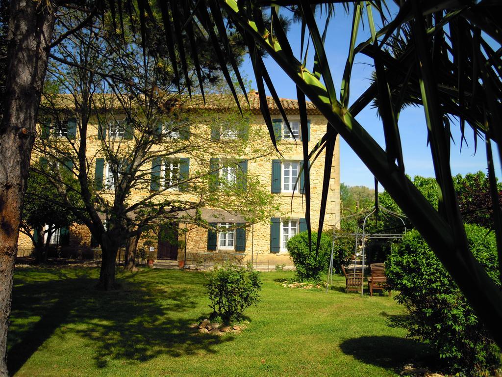 Bastide Des Princes B&B Caderousse Bagian luar foto