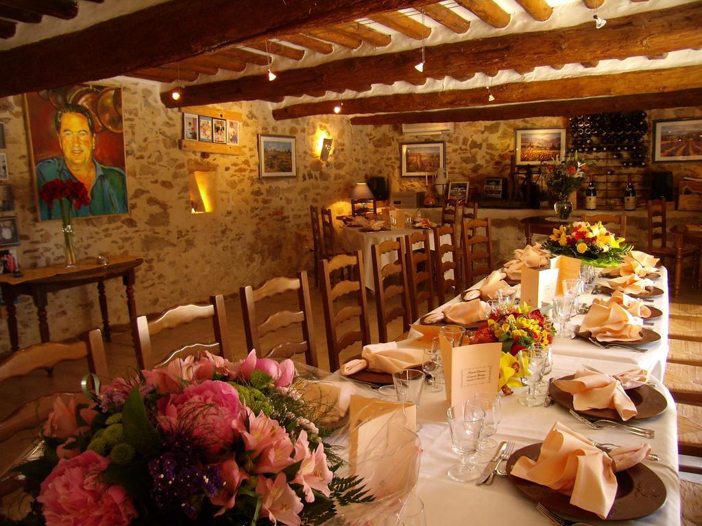 Bastide Des Princes B&B Caderousse Bagian luar foto