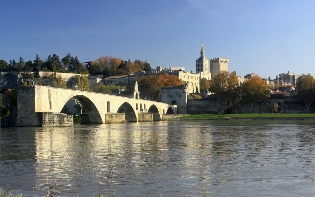 Bastide Des Princes B&B Caderousse Bagian luar foto